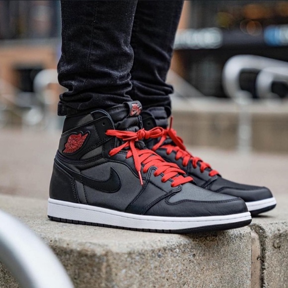 Jordan Men’s Air 1 Retro High OG 555088-060 in Black Satin / Gym Red Size 10 - Picture 1 of 8